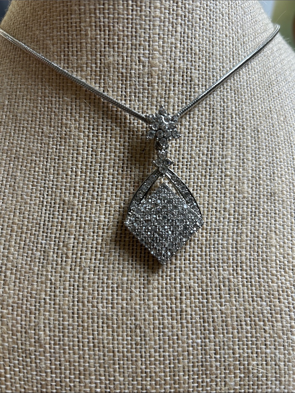 Elegant Silver-Tone Pave Pendant Necklace - Sparkling Rhombus Design